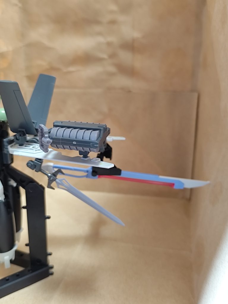 強襲装備バックパックです。チェーン・マインは使い切りです。シュベルトゲベールも破損すればパージする思い切った形になりました。