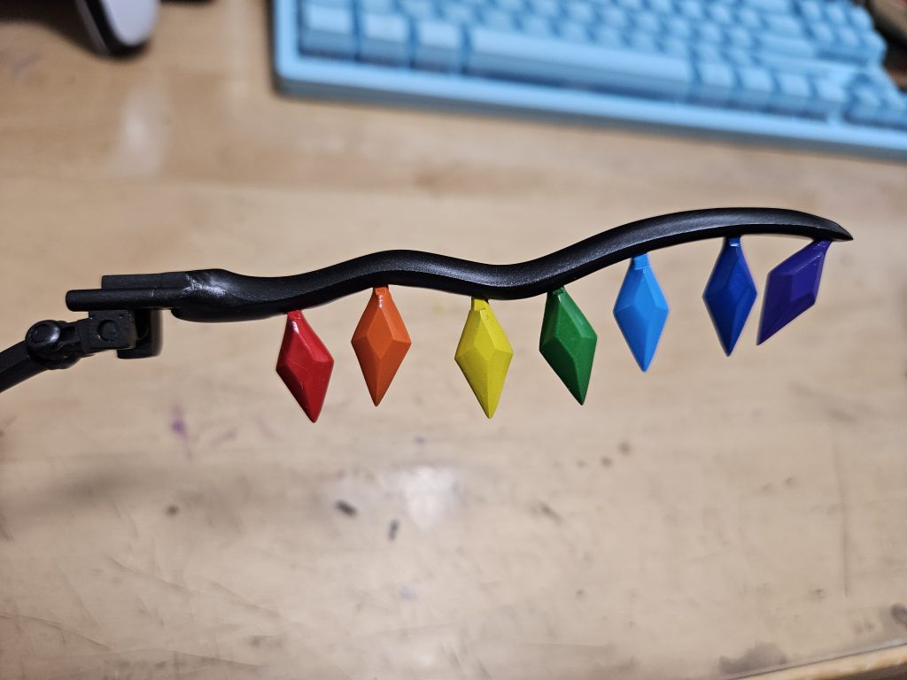 ちなみにこの羽と宝石はそれぞれプラ板を4枚重ねて制作しました羽の骨組みはコトブキヤのフレキシブルアームAを使用しました