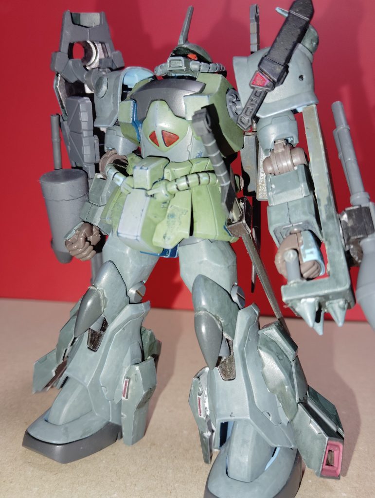 見切れてるけど左手にザクシールドにシュツルムを装備したのを付けてます。　　　　　　　　このまま殴ったら強そう