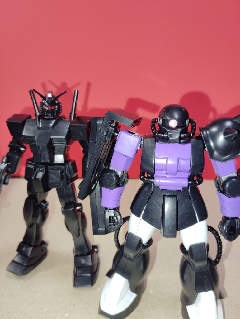 これ実はまたジャンク屋です。一緒に袋にガンダムも入って武装も揃って1800円…安かったのでね、買いました。