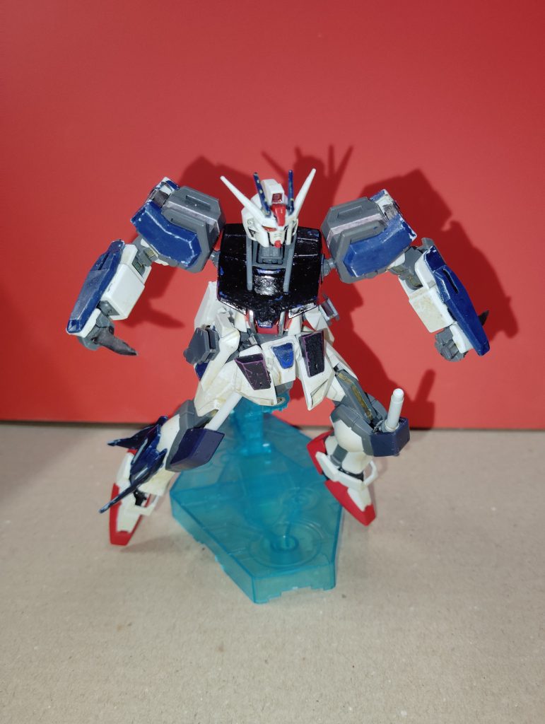 ストライク単体、めっちゃ塗装ハゲてますね。