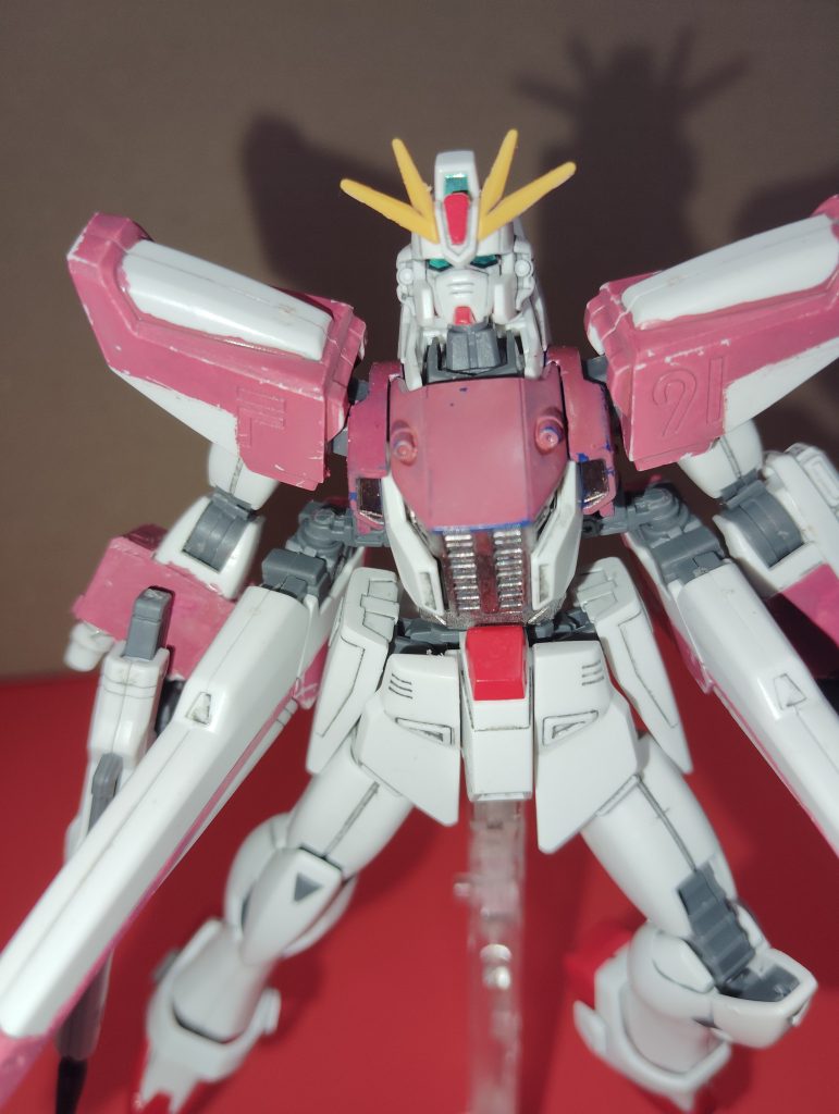 顔を少し小顔化しました。