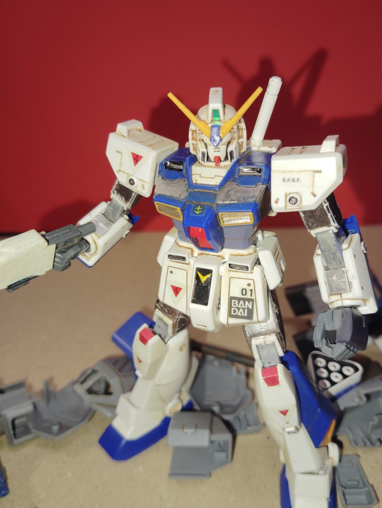 ほとんどの装備を失います。持っているのはバズーカに付いてるビームピストルです。