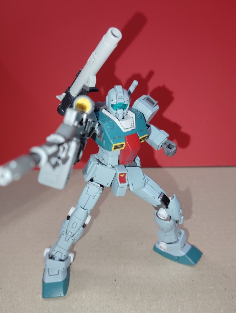 ジムがビームライフルを構えるのはなんか違和感がある…