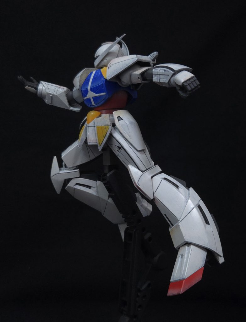 このように、左側面から見ると色合いが全く違って見えるように塗装してます。