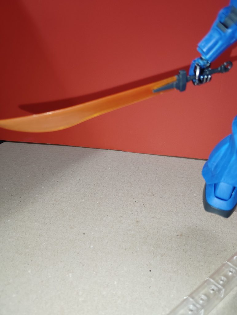 ヒートソードはヤスって完全なクリアよりスモークがかった感じにしました。