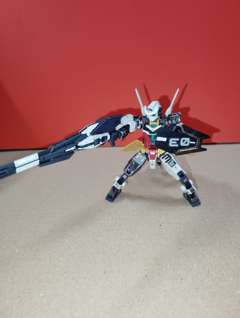 バッグパックにU7ライフルパーツをマウントしています。あとつま先や肩の装甲を削ってます。