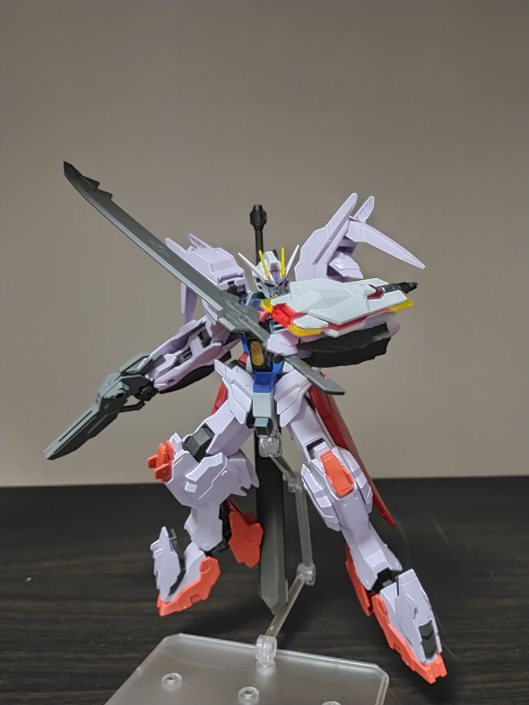 武装は、ビームガンブレード、ショートソード×2、ソードメイス、バスターソード(バスタードメイス)、クロー×2、アブソーブシールド、バスタードシールド、25mm近接防御機関砲。ユッキーは接近戦を好んでいるので、近接武器が多い。という感じです。次回は「ブラックナイトルドラ底辺専用機」です。ご覧いただきありがとうございました!