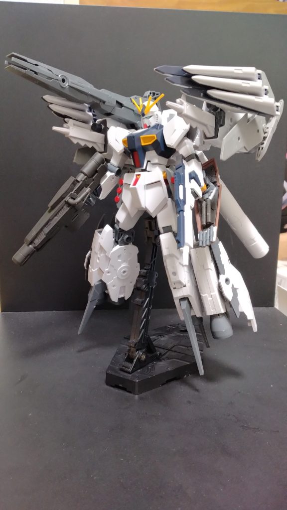 途中で可変タイプにしようと思い、ここから足の改造やらファンネルの改造やらで滅茶苦茶時間がかかってしまいましたw