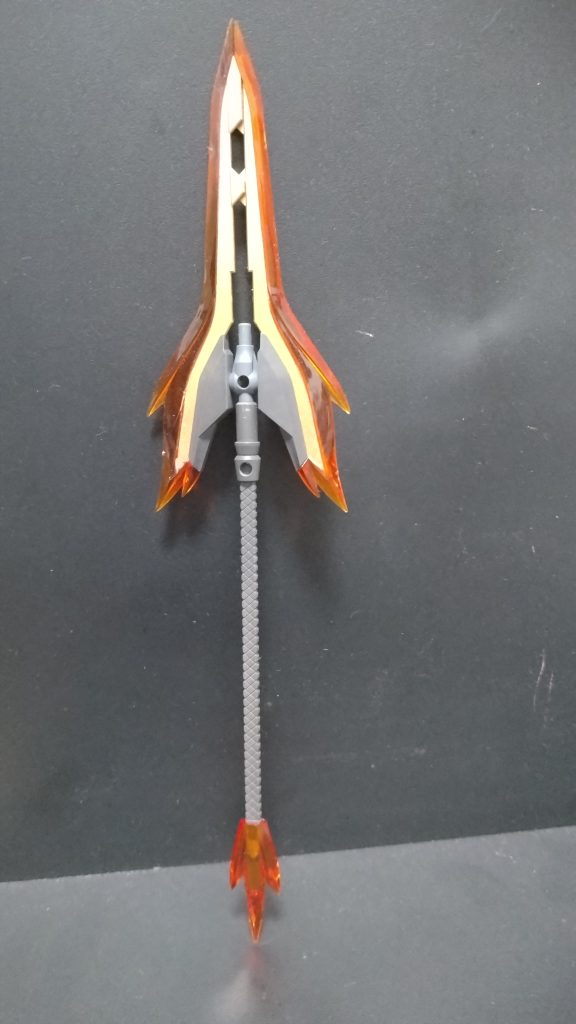 ランス部分は刃部分だけ塗装せず、マスキングして他部分だけ塗装しました。