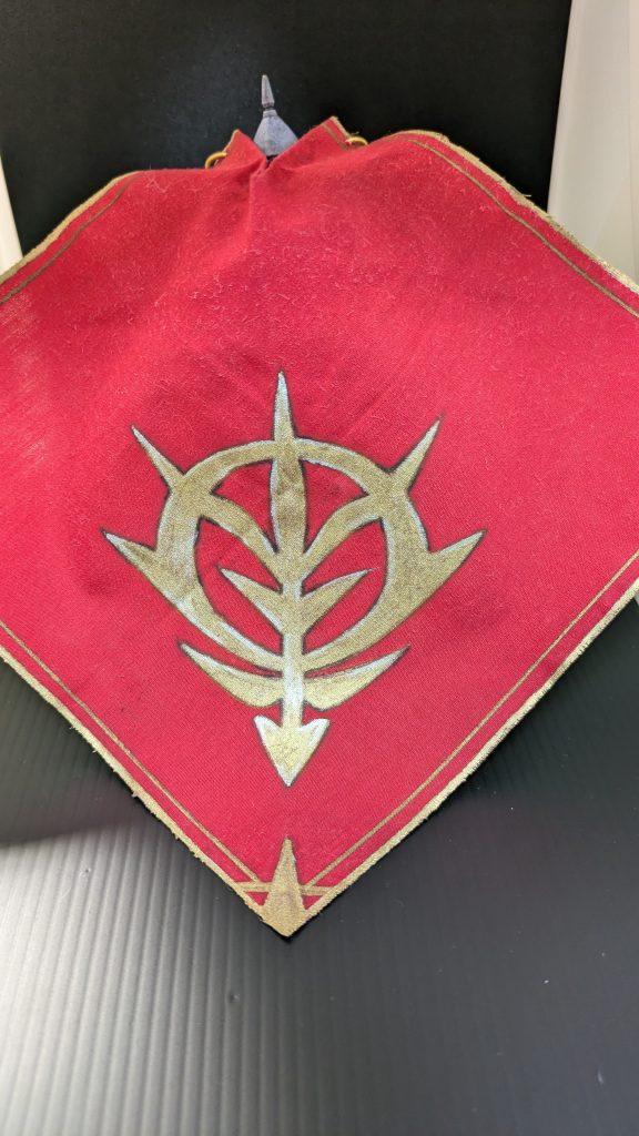 反省点、マークはもう一回り大きい方が良かった。マントの余白部分が気になり、ちょいと物足りないが....とりあえず終了。