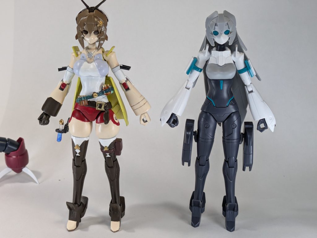 モビルドールメイとの比較画像①見ていただけるとわかるように、基本的に盛ってそれっぽく見せているだけです。