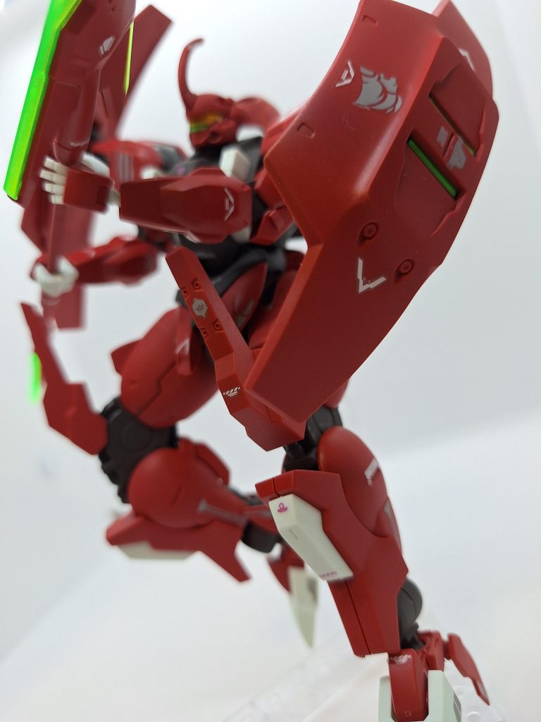 ダリルバルデ–3枚目/制作者：サコッシュの中の戦争