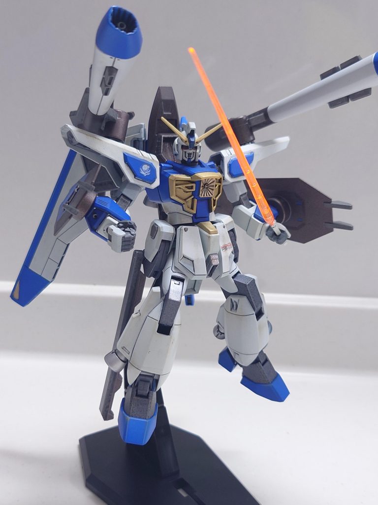 装甲はエネルギー問題が解決した為、通常のフェイズシフト装甲。エネルギー偏向装甲　ゲシュマイディッヒ・パンツァーも装備している為、最強の防御力を持つ。