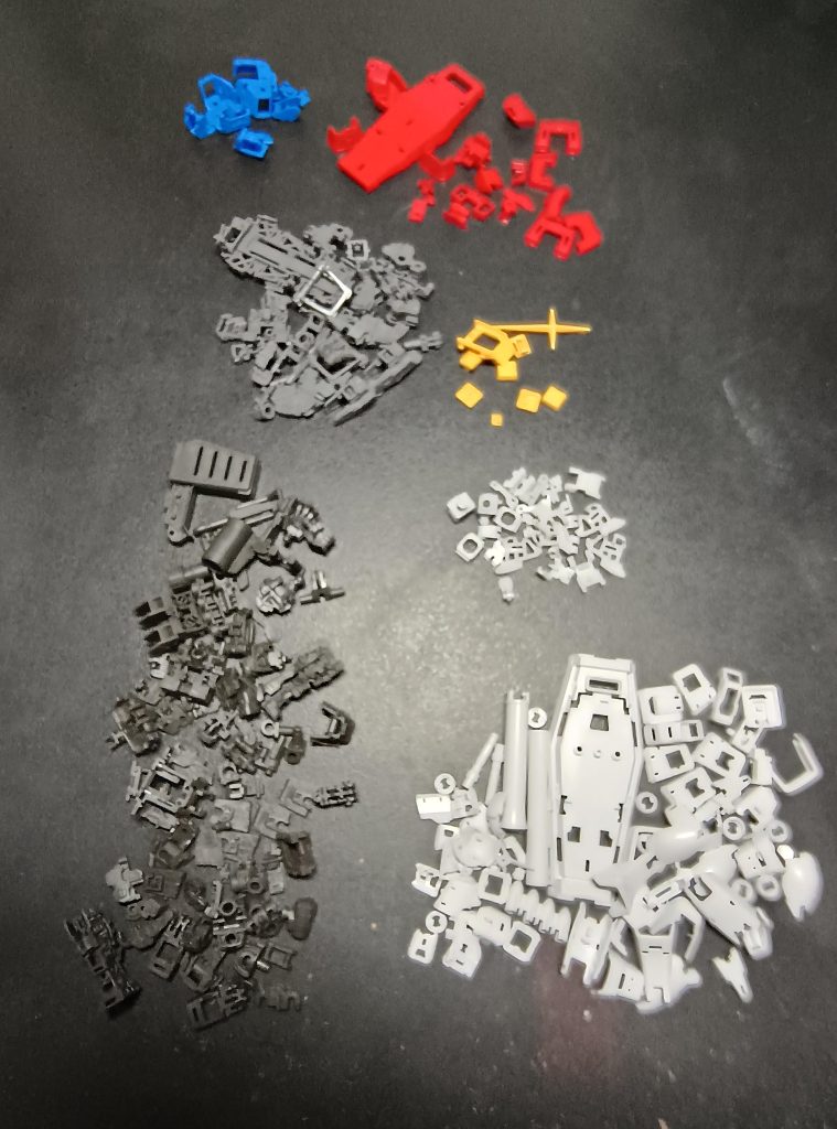 組み立てよりバラす方が大変でした…