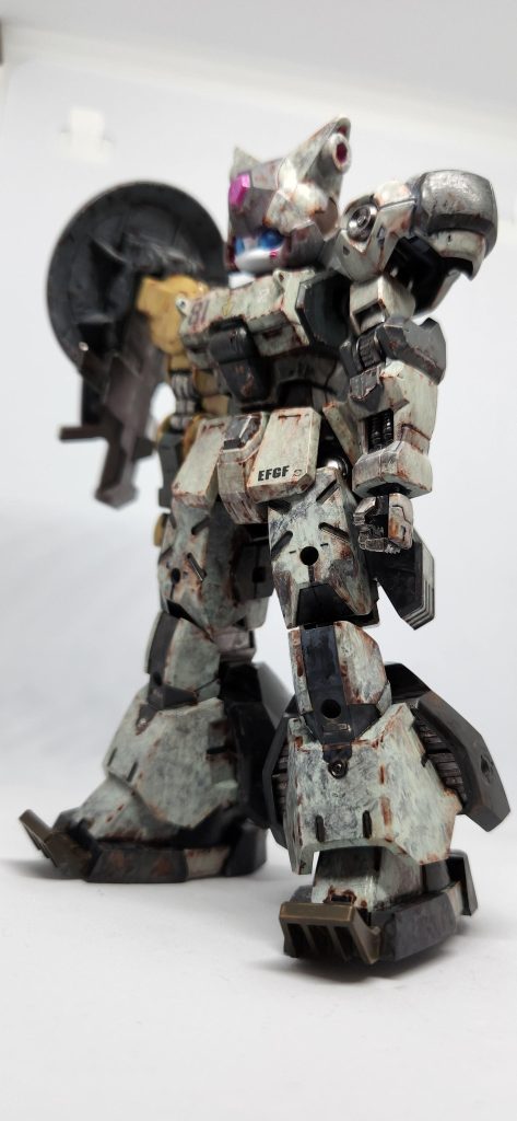 「どーです！とってもキュートでしょう！！あーんかーわーいーいー！」「どっから見っけてきたんじゃー！！」 どー見ても可愛い顔のマッチョじゃねーか！！元の機体の頭部よりでかいじゃねーか！こんなんバランスが……いや？