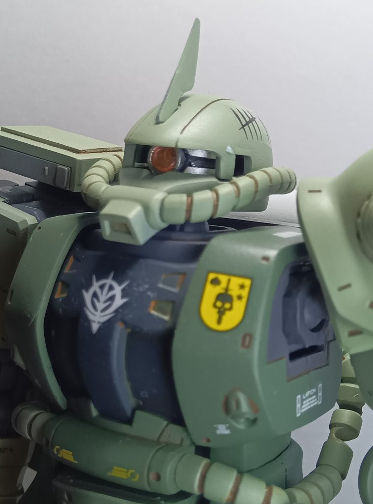 モノアイはプラパイプとバーニアを使ってモノアイレールっぽく見せてます