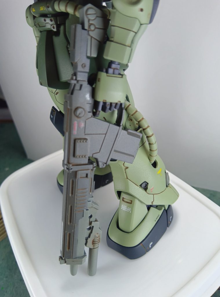 ライフルは対艦ライフルを改造した物です