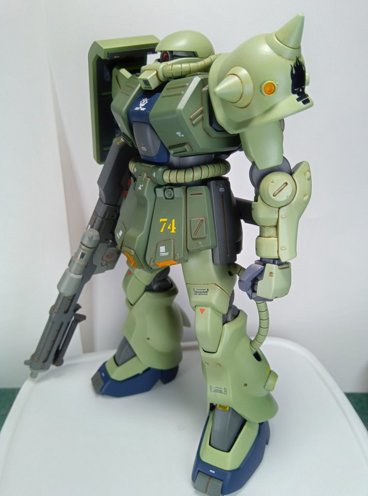 コックピットハッチが赤いのって弱点を晒してる気がしたのでグレーにしました