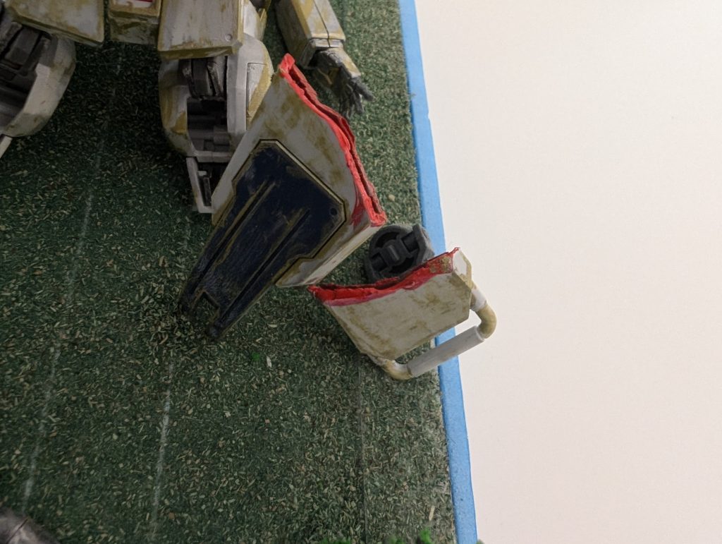 ここからは周囲の小物です。シールドの破損の表現は今作のお気に入りポイントだったりします。