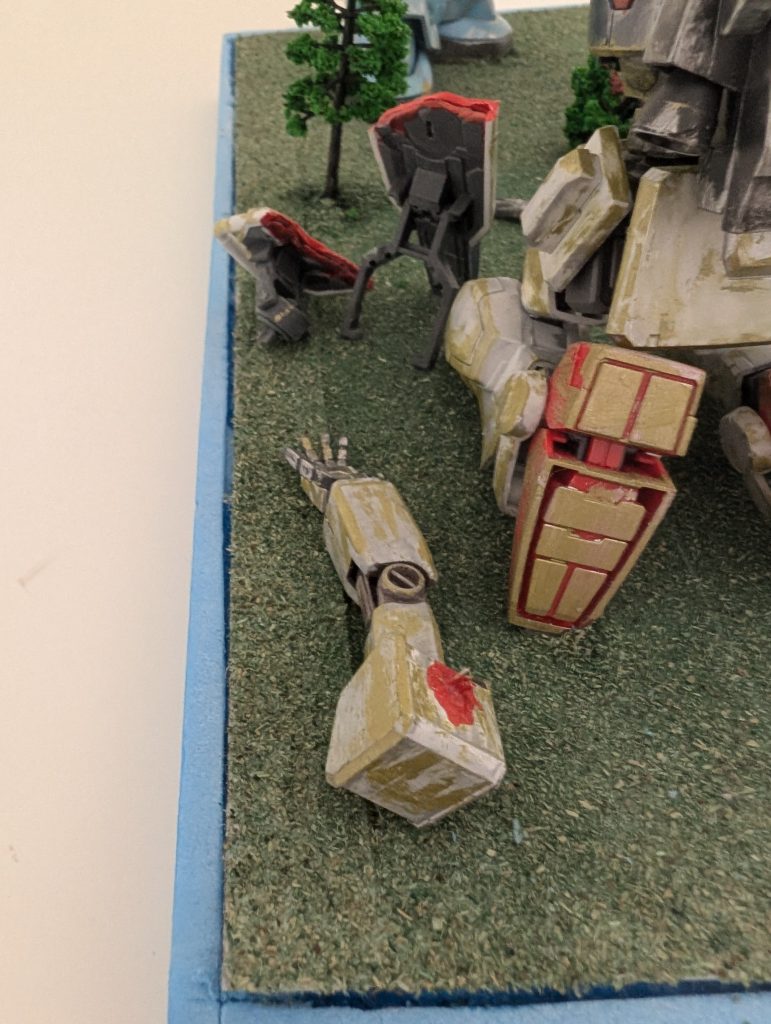 左腕こっちも組み立て体験版のガンダムの腕です。