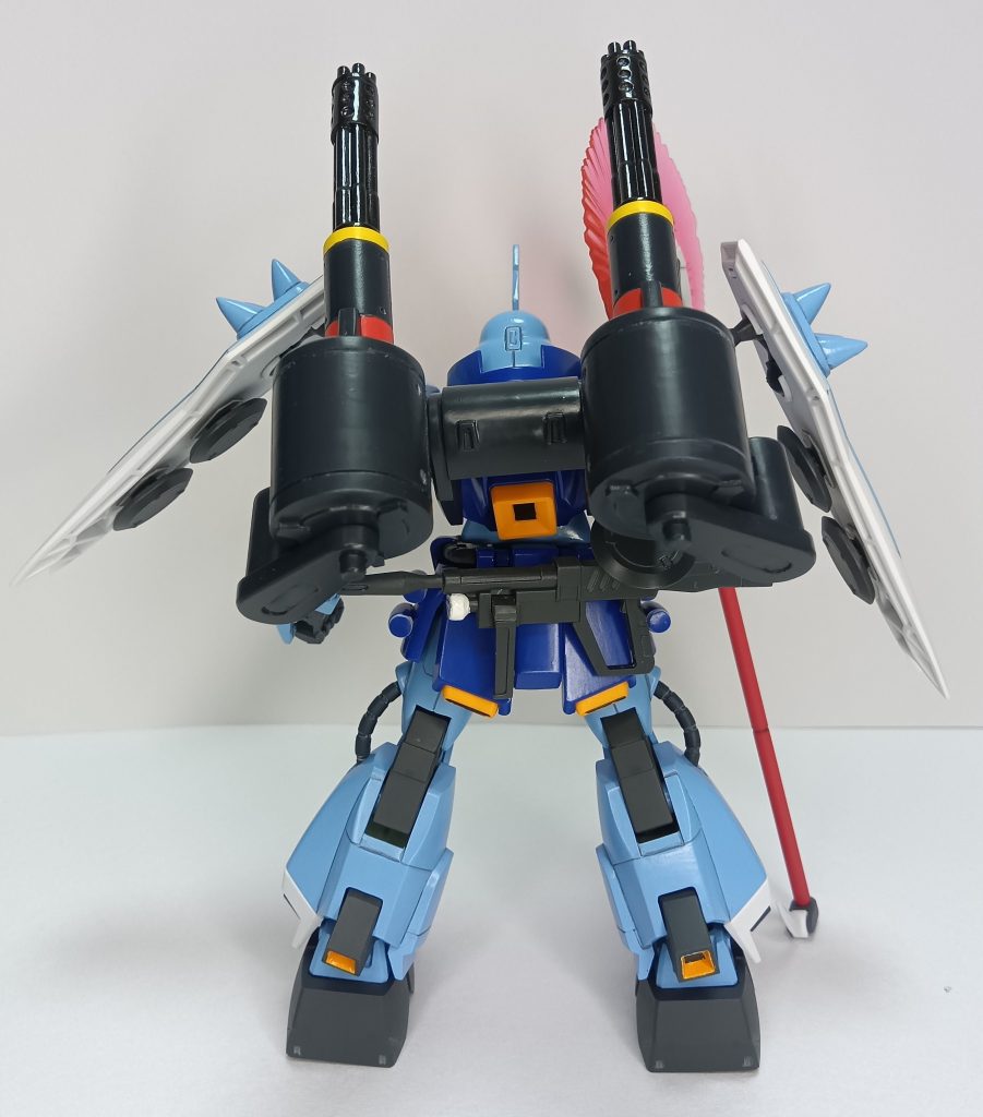 ギャンシュトロームのビームアックスを見て、イザーク専用のスラッシュザクファントムを作りたくなったけど、ギャンはおろか、ブレイズザクファントムすら入手できず・・・幸いザクウォーリア3体(ノーマル、ガナー、ルナマリア機)入手出来たので、ギャンは必ず手に入ると信じて、コレでイザーク専用スラッシュザクファントムのリマスター版のディアッカ専用ガナーザクウォーリアを作ってオラザクのSEED部門に応募しようと思っていました。