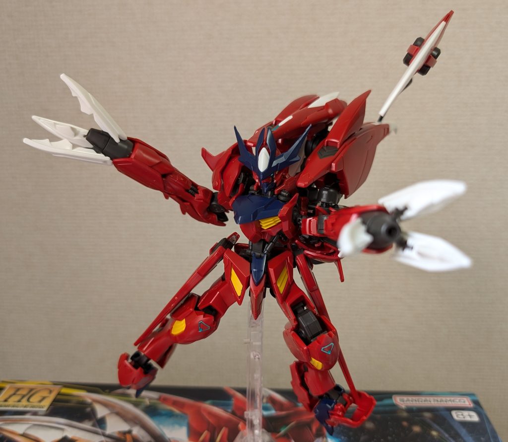 爪とテイルブレードのおかげで、「赤いレクス」に見えますw