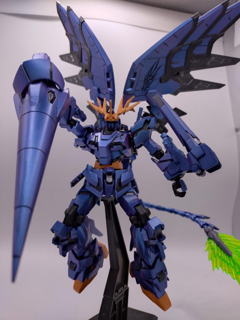 尻尾に、エピオンのビームサーベルをつけました。ここは、当然レクスのイメージ。