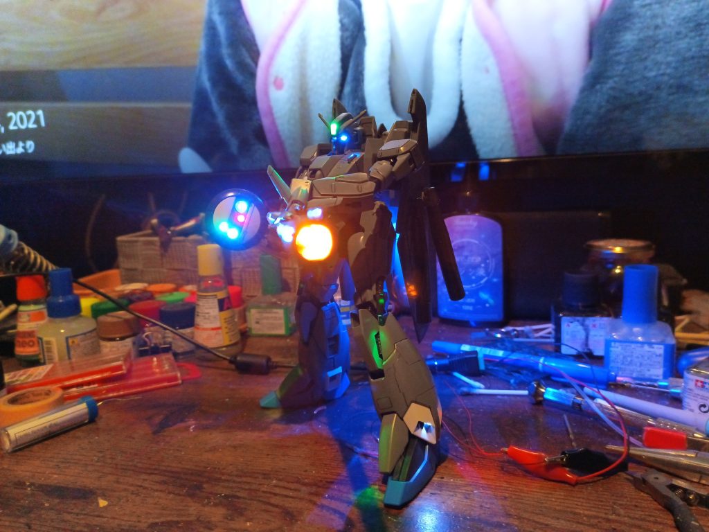 砲身には砲弾タイプのイエロー、腰のビームキャノンはグリーン👍