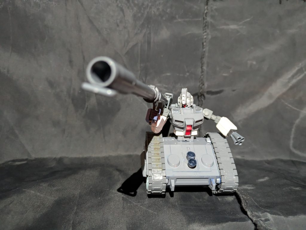 お待ちかねのカノンランチャーです。高威力の実弾兵装という設定でございます。ちなみに、カノンランチャー使用時のみ、ハンドパーツをハイザックのものに変更しました。