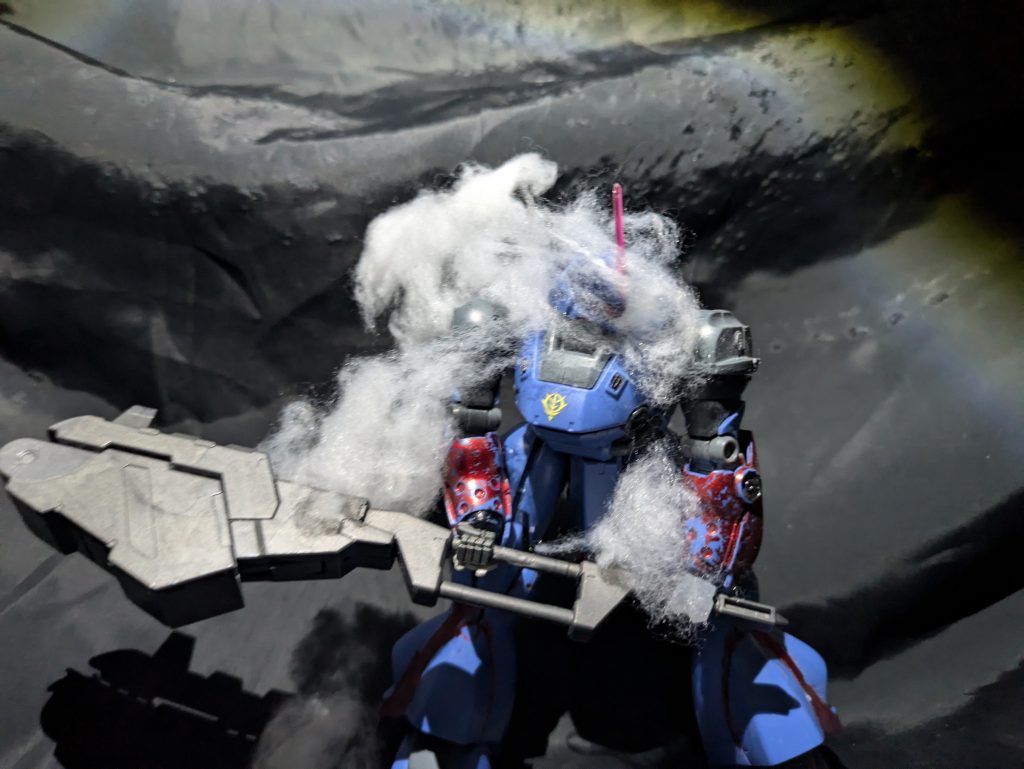 オース「ケンプファー...か?」メディ「後ろを取られた!」