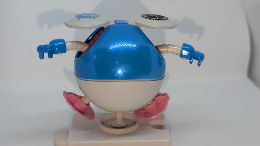 手足をしまったら完全に球です。