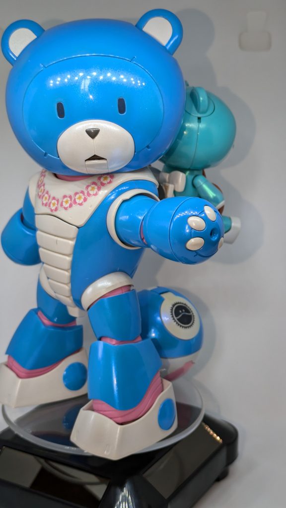 少し前にソーラーパネル仕様のターンテーブルが安く手に入ったのでテストも兼ねて固定稼動。