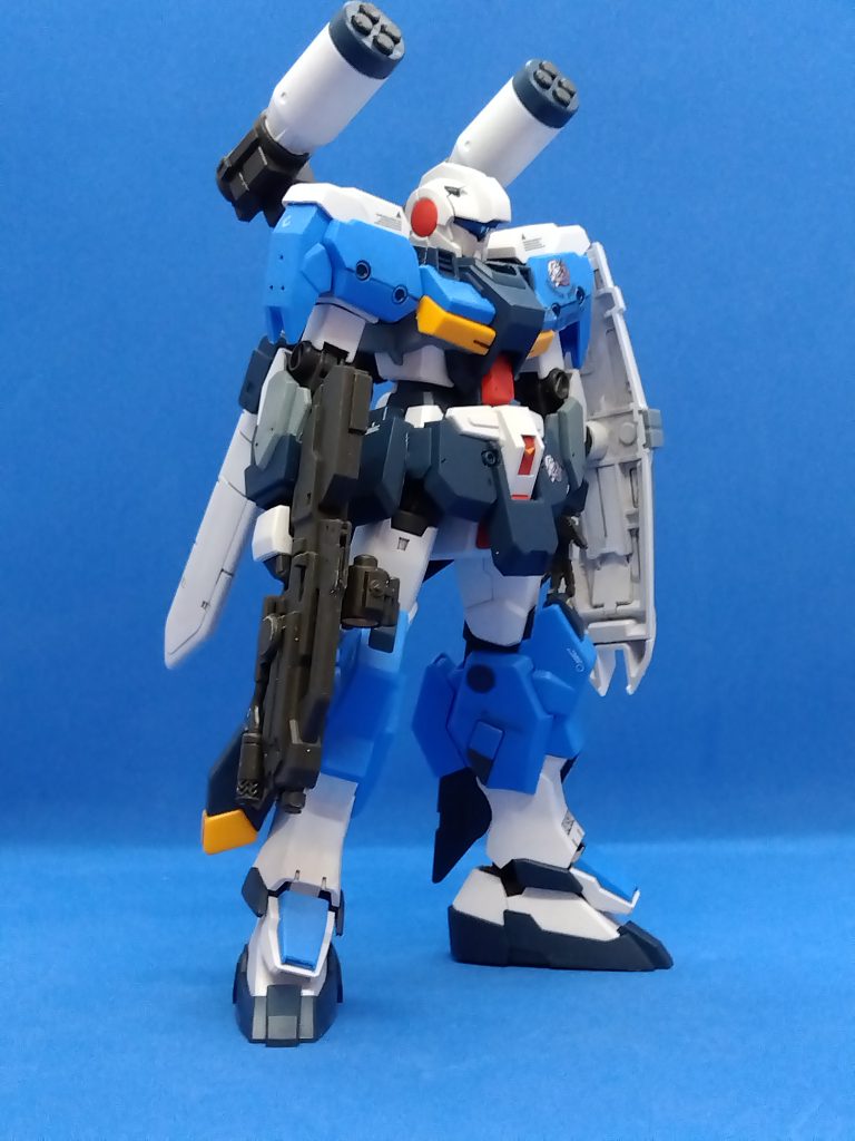 この機体を初めて知ったのは実はSDガンダム。聖機兵物語か、それとも機甲神伝説だったか。この機体がモチーフの機兵のカードダスがあり、子供心に気になっていました。機体自体もSD図鑑にも載っていてそれを読んだ気もしますが定かではありません。