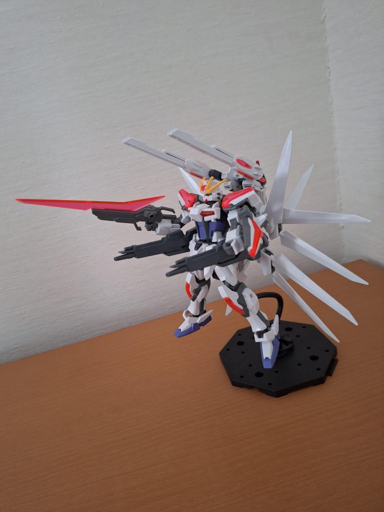 ハイマットフルバーストチックなポーズです。動かしたらポロポロするので、固定ポーズでさーせんm(_ _)m