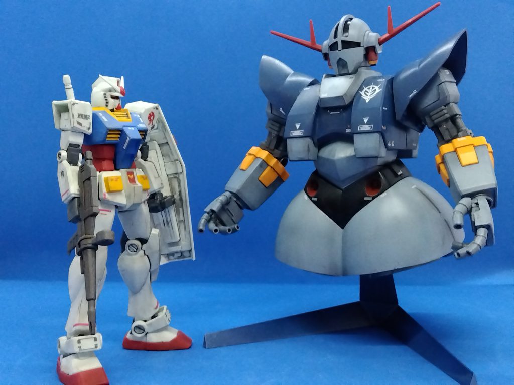 サクッと復帰一番スタートで作ったEGと並べて。やっぱりこうして並べるとデカいですね。