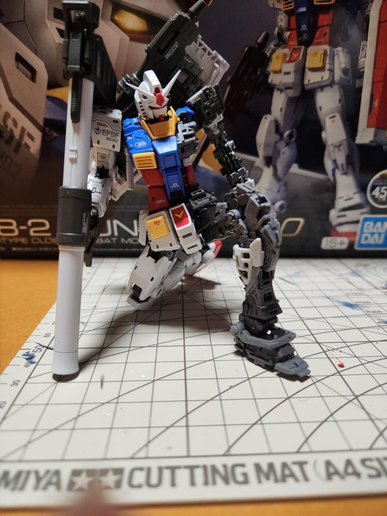 暑すぎて改造までガンプラやる気が中々なく…最近はこうした素組みだけになってますが、8月中にはジオング完成させたいところです。