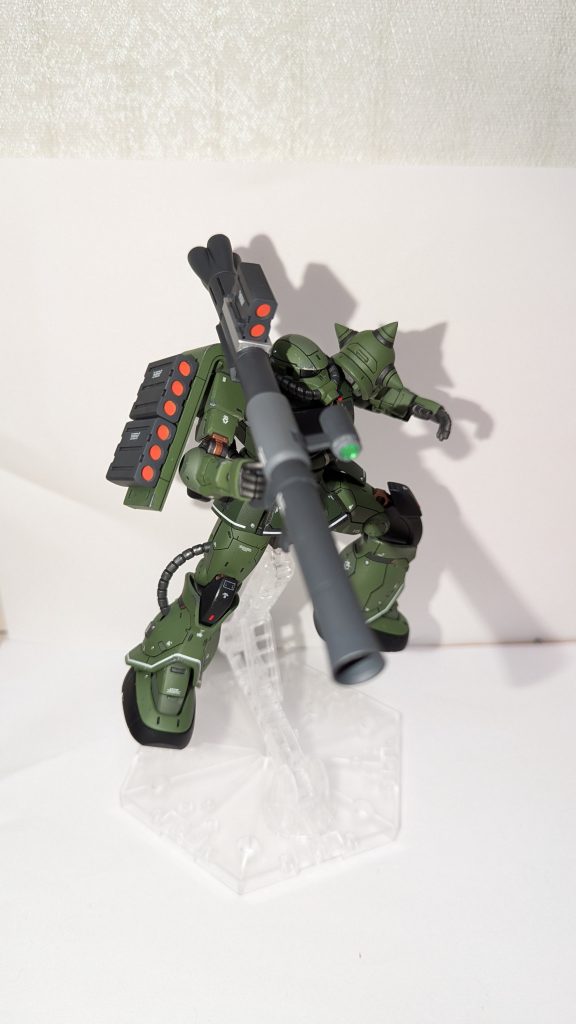 ミサイルの塗装には円形マスキングテープを使用しました。