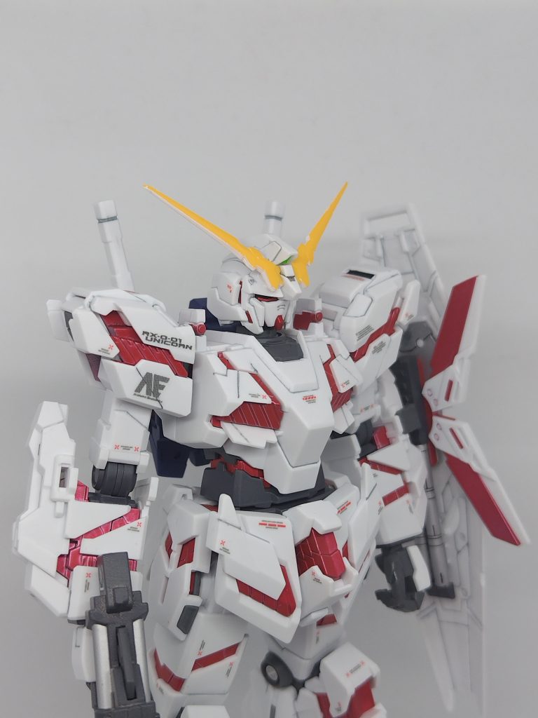 首が緩すぎるので、瞬間接着剤でボール部を太らせてます。