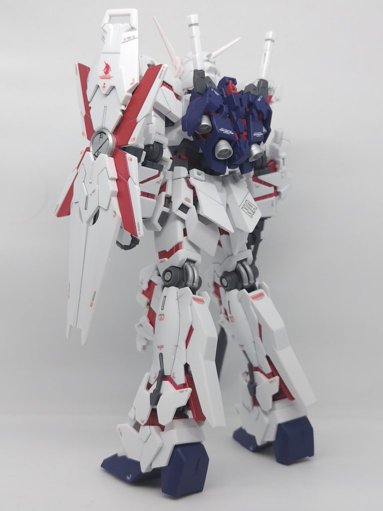 弄ってないのに、バックショットも密度感高め。