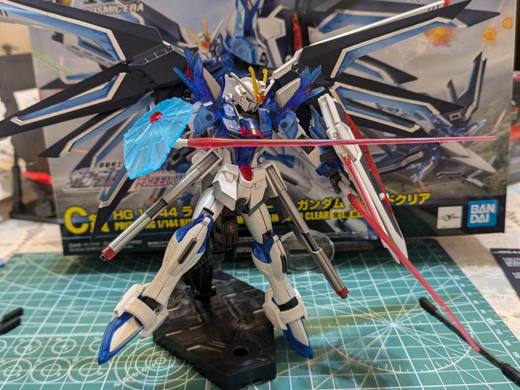 ソリッドクリアなので塗装しなくてもカッコイイ気がします〜！