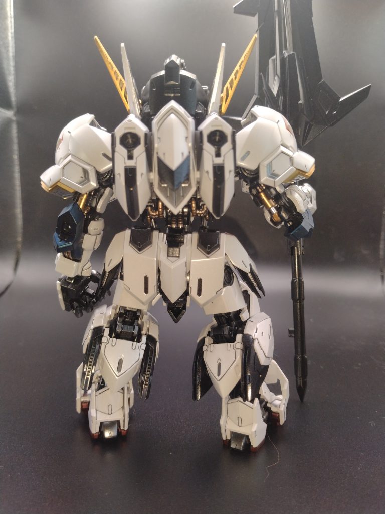 シリンダーその他の細部も塗り分け。これが効果抜群です。