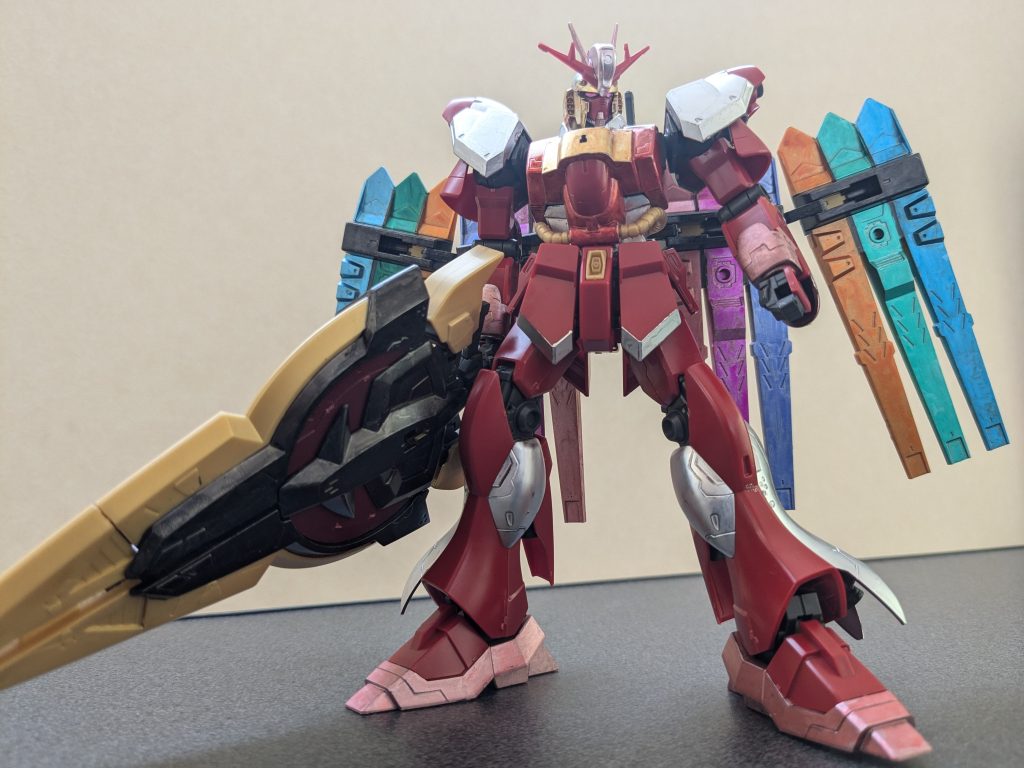 大剣持つとこんな感じ。フランもしっぽ(?)みたいなのを武器として持っていたので、背中の一部を武器にするという設定も繋がりがあって良いな〜と思って採用した次第です。