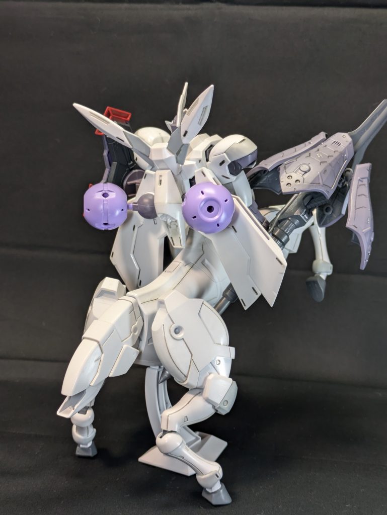 ウマ部分が可動しないのでほぼ固定モデルになってます。カラーリングでなんとなく統一感を。