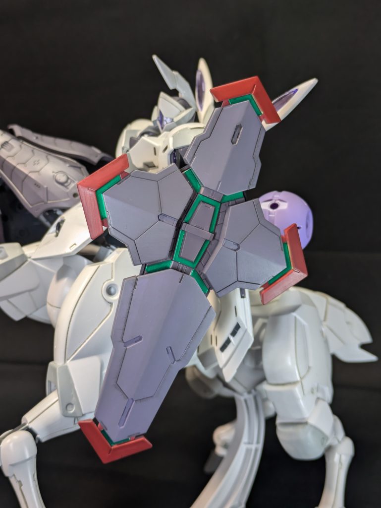 盾…というか左腕はベギルペンデ丸ごとです。