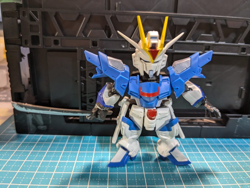 プラズマソードは無加工で装備出来ます。若干持ち手部分の径が少ないため、持ち運びの際落ちる可能性があるので注意です