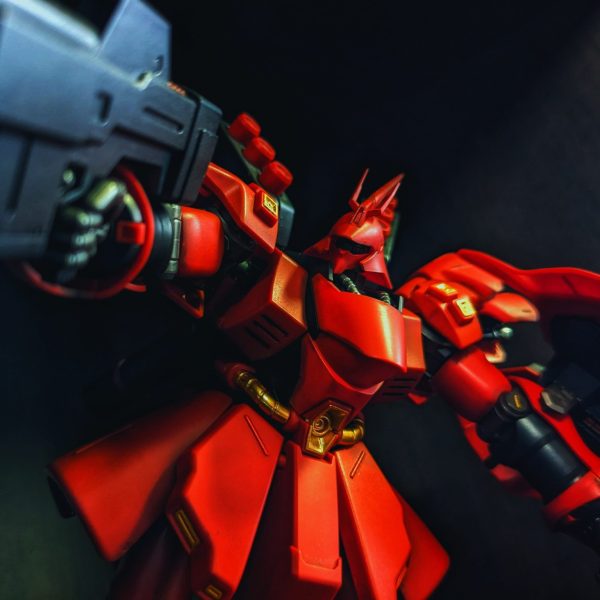 「私シャア・アズナブルが粛正しようというのだ!」 サザビー