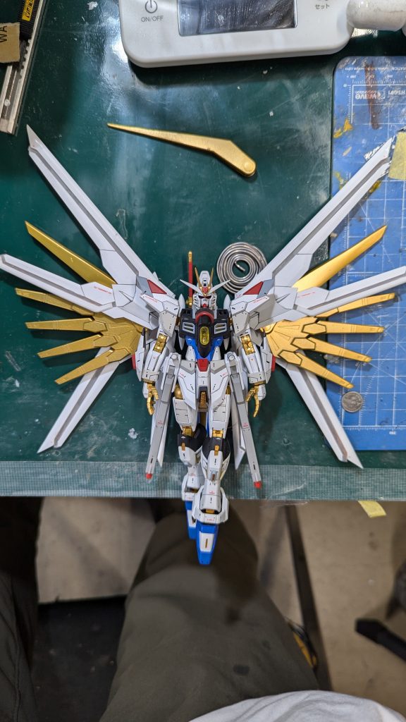 取り付けた図この写真だと前述のプラウドディフェンダーの各所肉抜き穴埋めが分かりやすいかも