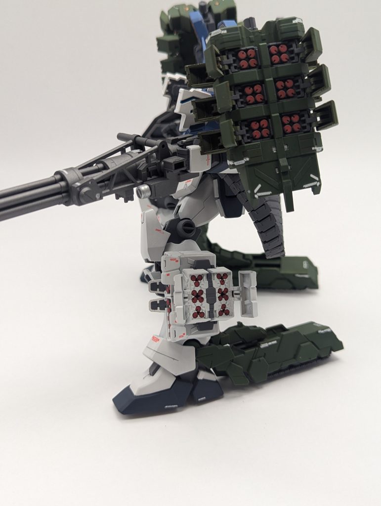 ミサイルの色を赤に塗り分けしました。個人的な好みです。