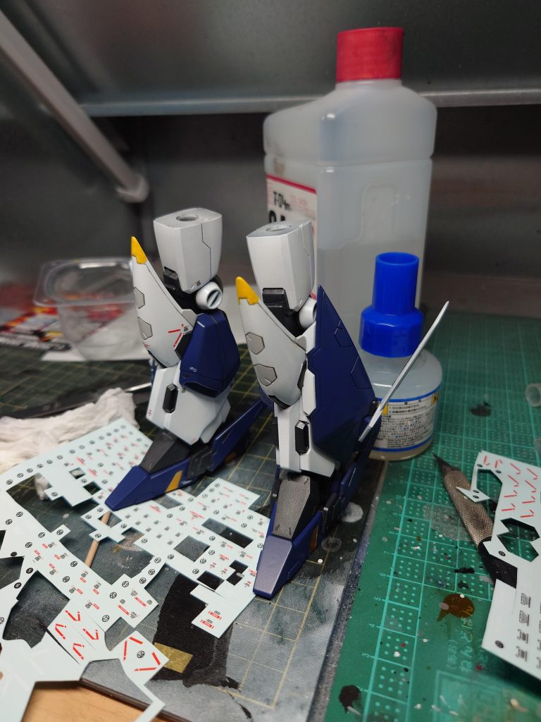 デカール貼り作業を始めると時間を忘れて没頭してしまうため作業途中の写真がほぼありません。